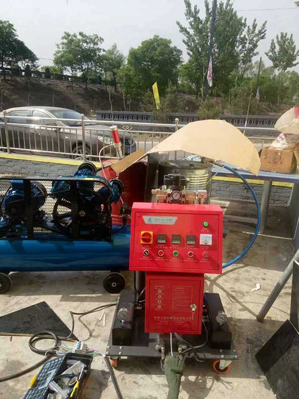 JNJX-III（E）型聚氨酯發(fā)泡機(jī)設(shè)備