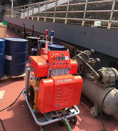 體育看臺耐磨防腐聚脲涂料噴涂機(jī)